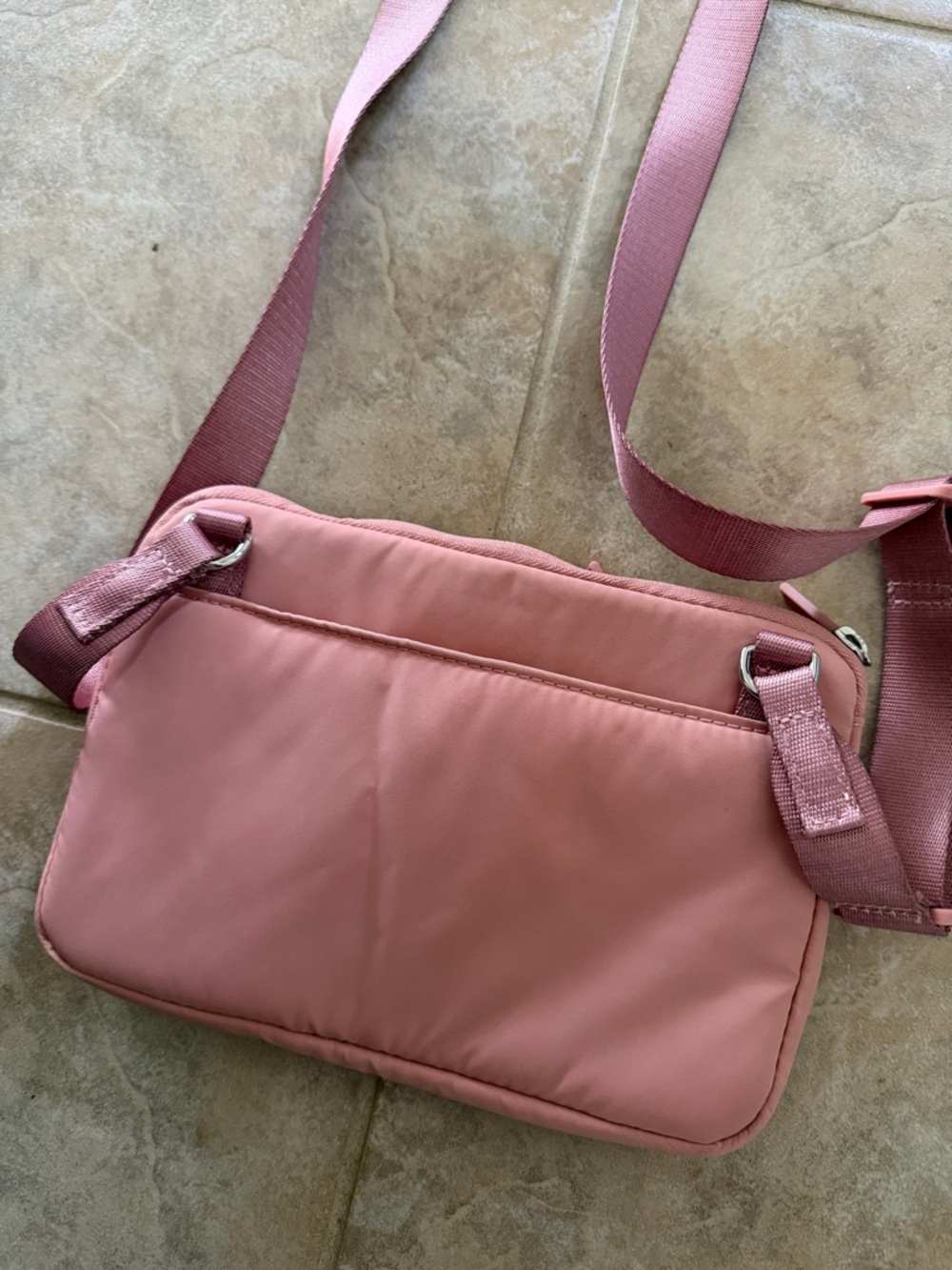 lululemon athletica Curved Line Crossbody Bag - Adjustable Strap - Picture 5 of 10